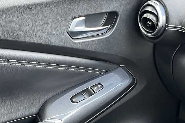 Nissan Juke 1.6 Hybrid Tekna 5dr Auto