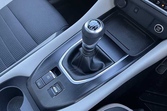 Nissan Qashqai 1.3 DiG-T MH Tekna 5dr