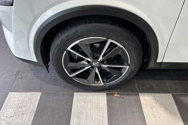 Nissan Qashqai 1.3 DiG-T MH 158 Tekna 5dr 4WD Xtronic