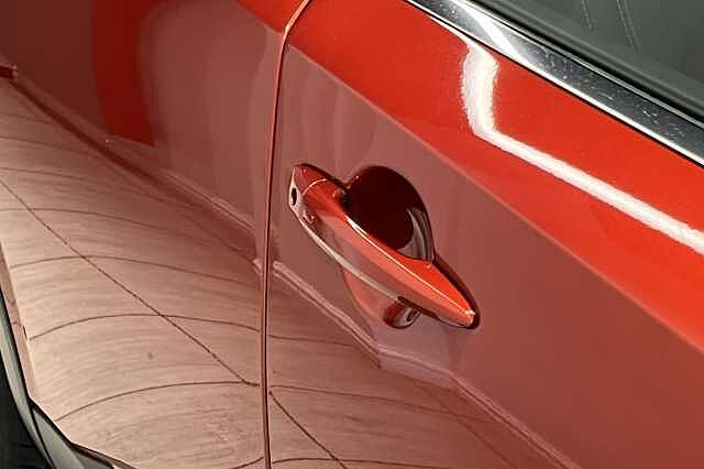 Nissan Qashqai 1.3 DiG-T MH 158 N-Connecta 5dr Xtronic