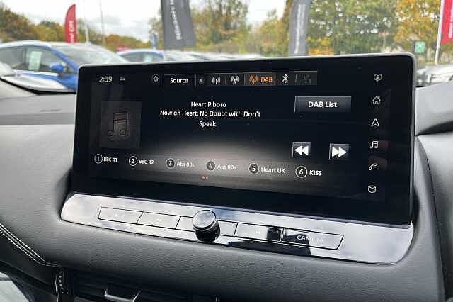 Nissan Qashqai 1.3 DiG-T MH 158 N-Connecta 5dr Xtronic