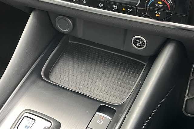 Nissan Qashqai 1.3 DiG-T MH 158 N-Connecta 5dr Xtronic