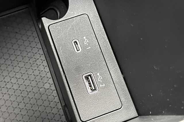 Nissan Qashqai 1.3 DiG-T MH 158 N-Connecta 5dr Xtronic