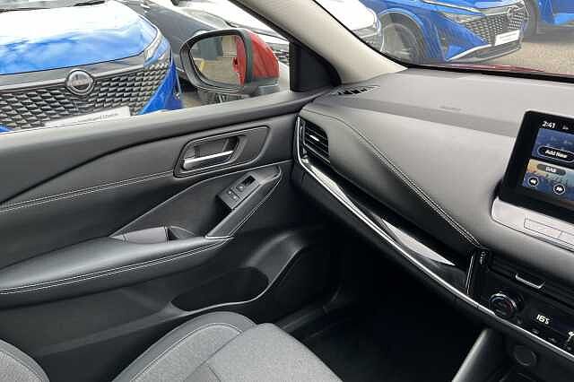 Nissan Qashqai 1.3 DiG-T MH 158 N-Connecta 5dr Xtronic