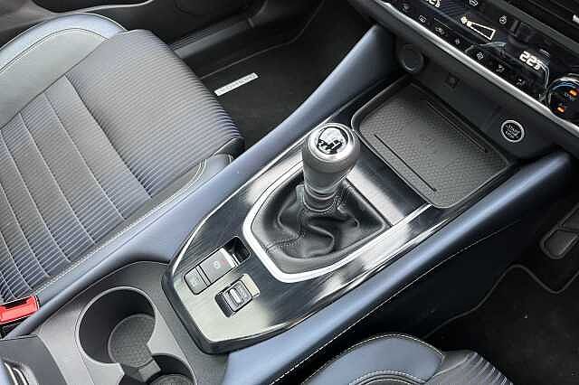 Nissan Qashqai 1.3 DiG-T MH Tekna 5dr