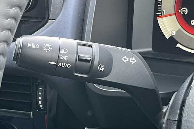 Nissan Qashqai 1.3 DiG-T MH Tekna 5dr