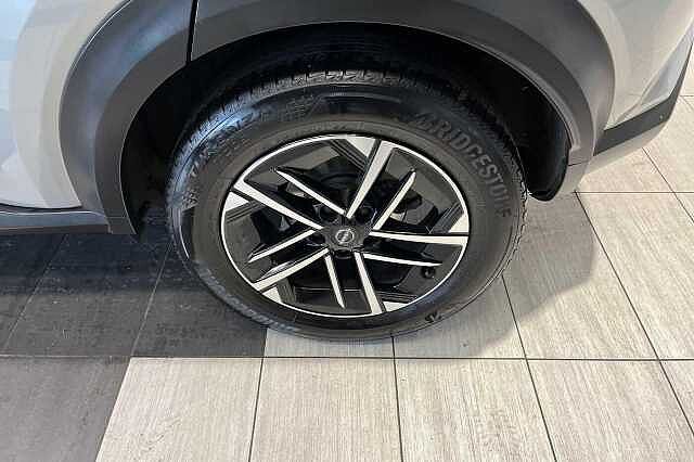 Nissan Juke 1.0 DiG-T N-Connecta 5dr