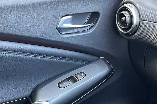 Nissan Juke 1.0 DiG-T N-Connecta 5dr