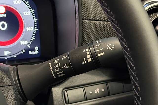 Nissan Juke 1.0 DiG-T N-Connecta 5dr