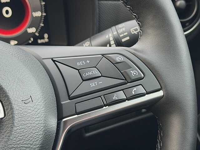 Nissan Juke 1.0 DiG-T N-Connecta 5dr