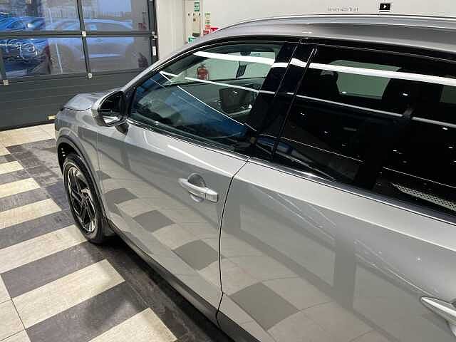 Nissan Qashqai 1.3 DiG-T MH N-Connecta 5dr