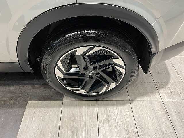 Nissan Qashqai 1.3 DiG-T MH N-Connecta 5dr