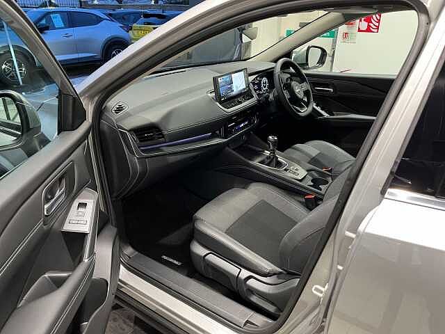 Nissan Qashqai 1.3 DiG-T MH N-Connecta 5dr
