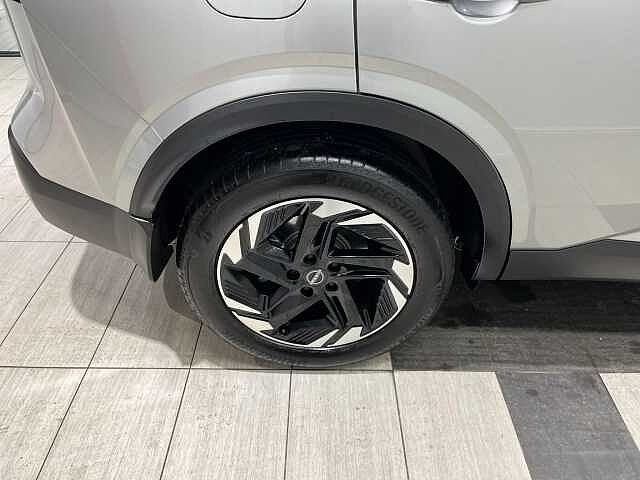 Nissan Qashqai 1.3 DiG-T MH N-Connecta 5dr