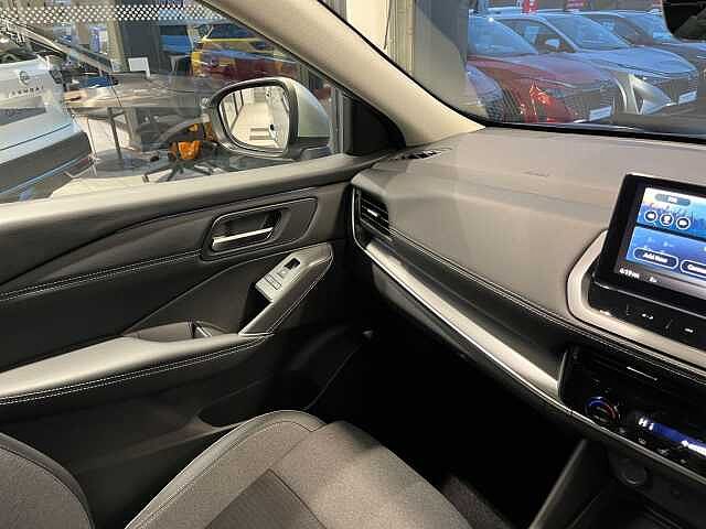 Nissan Qashqai 1.3 DiG-T MH N-Connecta 5dr