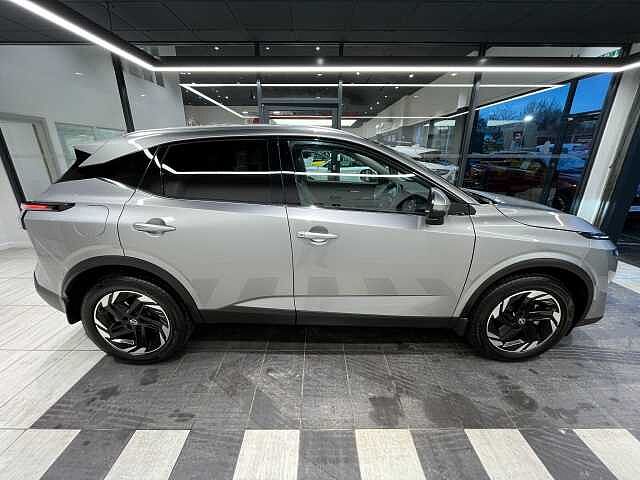 Nissan Qashqai 1.3 DiG-T MH N-Connecta 5dr