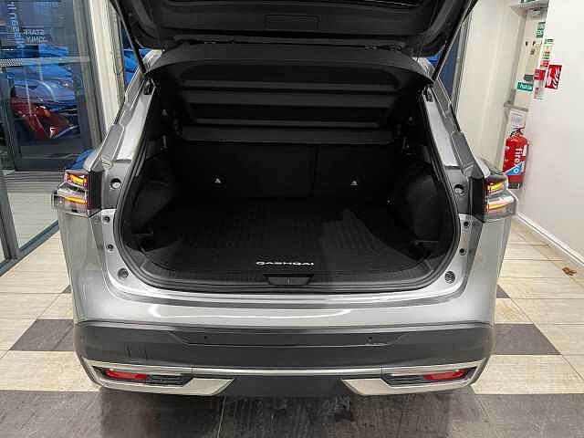 Nissan Qashqai 1.3 DiG-T MH N-Connecta 5dr