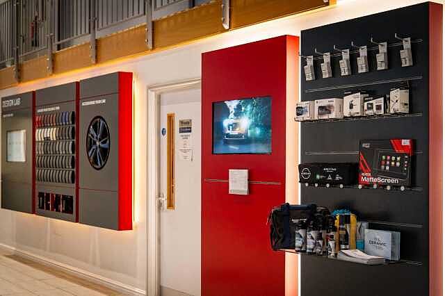 Nissan Qashqai 1.3 DiG-T MH N-Connecta [Glass Roof] 5dr