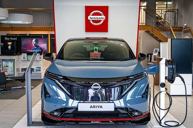 Nissan Qashqai 1.3 DiG-T MH N-Connecta [Glass Roof] 5dr