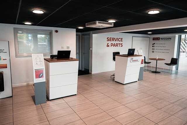 Nissan Qashqai 1.3 DiG-T MH N-Connecta [Glass Roof] 5dr