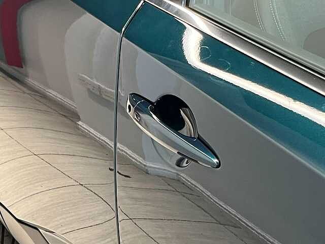 Nissan Qashqai 1.3 DiG-T MH N-Connecta [Glass Roof] 5dr