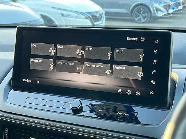 Nissan Qashqai 1.3 DiG-T MH N-Connecta [Glass Roof] 5dr