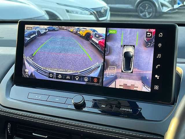 Nissan Qashqai 1.3 DiG-T MH N-Connecta [Glass Roof] 5dr