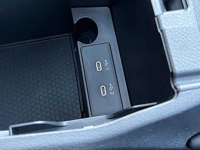 Nissan Qashqai 1.3 DiG-T MH N-Connecta [Glass Roof] 5dr