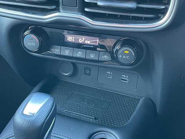 Nissan Juke 1.0 DiG-T N-Connecta 5dr DCT