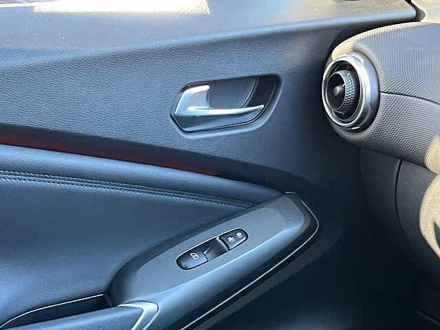 Nissan Juke 1.0 DiG-T N-Connecta 5dr DCT