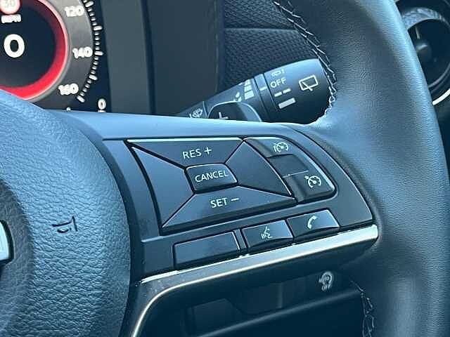 Nissan Juke 1.0 DiG-T N-Connecta 5dr DCT