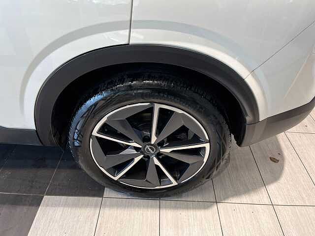 Nissan Qashqai 1.3 DiG-T MH Tekna 5dr