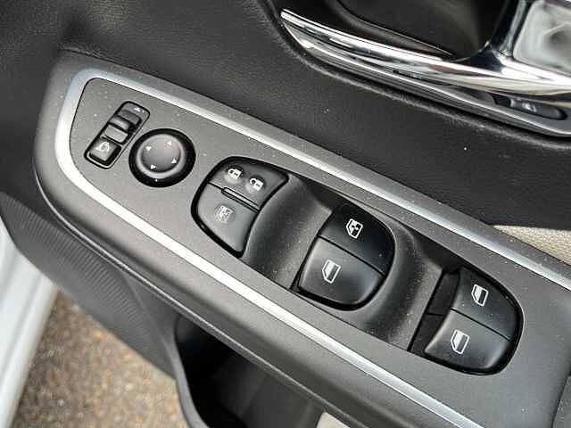 Nissan Micra 1.0 IG-T 100 N-Connecta 5dr