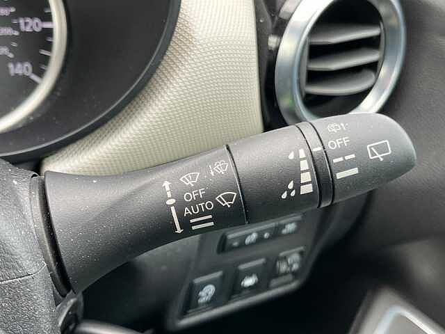 Nissan Micra 1.0 IG-T 100 N-Connecta 5dr