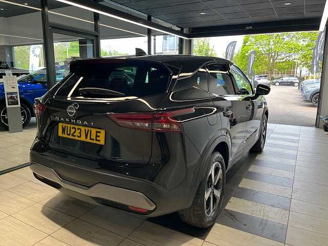 Nissan Qashqai 1.3 DiG-T MH N-Connecta 5dr