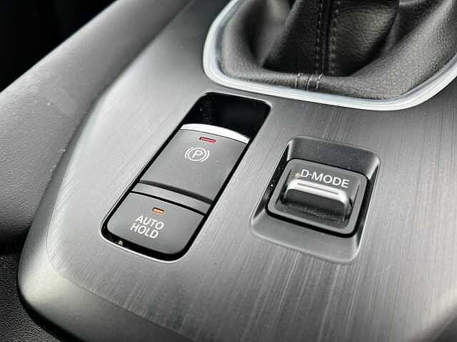 Nissan Qashqai 1.3 DiG-T MH N-Connecta 5dr