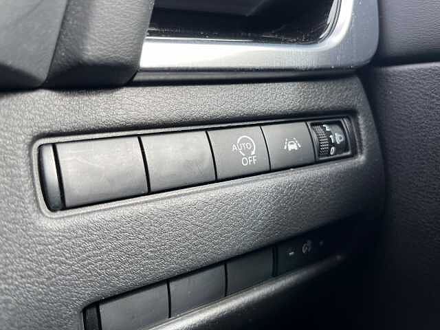 Nissan Qashqai 1.3 DiG-T MH N-Connecta 5dr