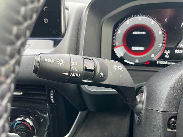 Nissan Qashqai 1.3 DiG-T MH N-Connecta 5dr