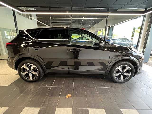 Nissan Qashqai 1.3 DiG-T MH N-Connecta 5dr