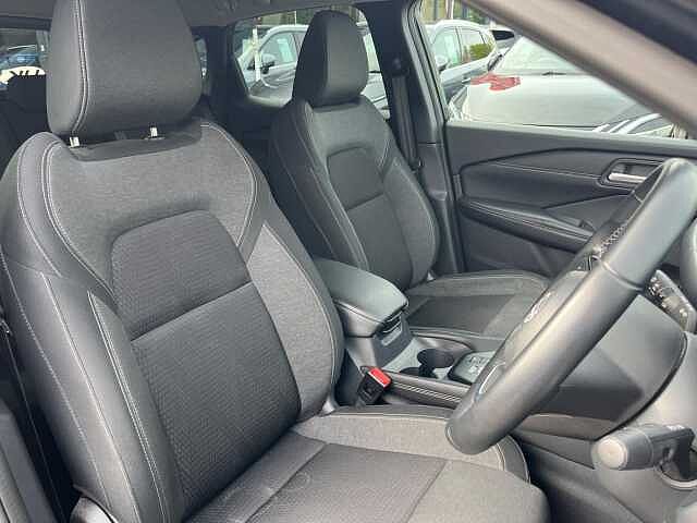 Nissan Qashqai 1.3 DiG-T MH N-Connecta 5dr