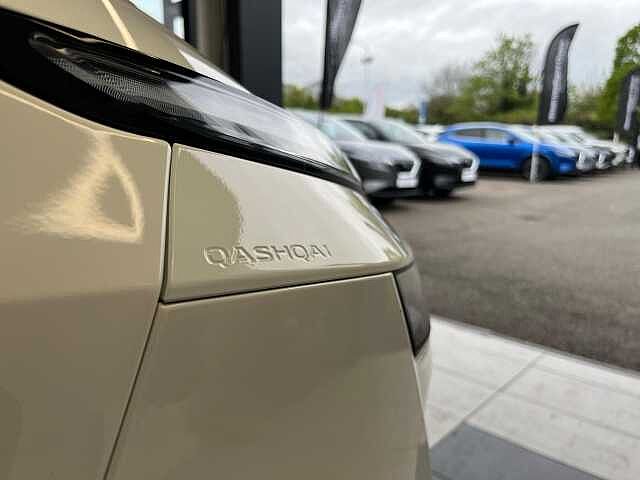 Nissan Qashqai 1.3 DiG-T MH 158 N-Connecta 5dr Xtronic