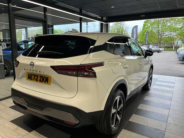 Nissan Qashqai 1.3 DiG-T MH 158 N-Connecta 5dr Xtronic
