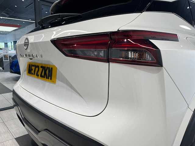 Nissan Qashqai 1.3 DiG-T MH 158 N-Connecta 5dr Xtronic