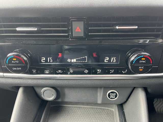 Nissan Qashqai 1.3 DiG-T MH 158 N-Connecta 5dr Xtronic