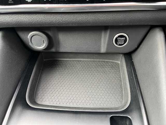 Nissan Qashqai 1.3 DiG-T MH 158 N-Connecta 5dr Xtronic