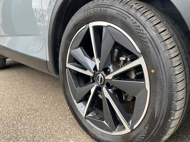 Nissan Qashqai 1.3 DiG-T MH Tekna 5dr