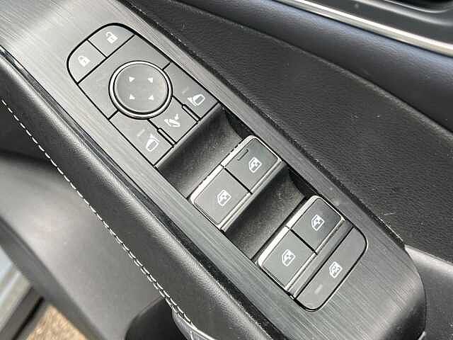 Nissan Qashqai 1.3 DiG-T MH Tekna 5dr